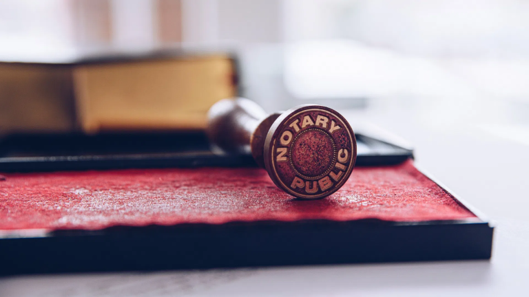 Find a Convenient Signing Solution Through Mobile Notary Services for Older Adults